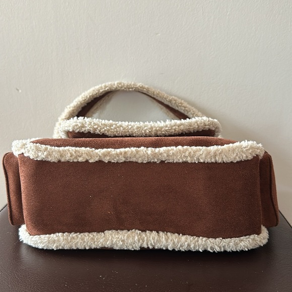 W Concept Shearling Shoulder Bag - Picture 9 of 15